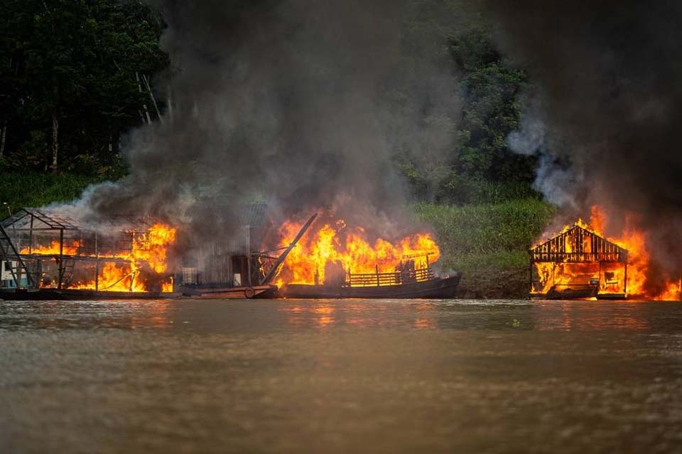 Adin pede fim da lei que proíbe destruição de equipamentos de desmatadores em Rondônia