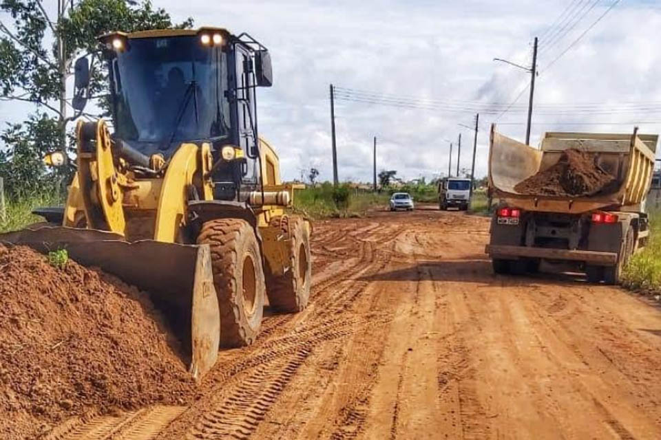 Mesmo em feriado prolongado, máquinas da Semosp trabalham no Parque Cidade Jardim 2