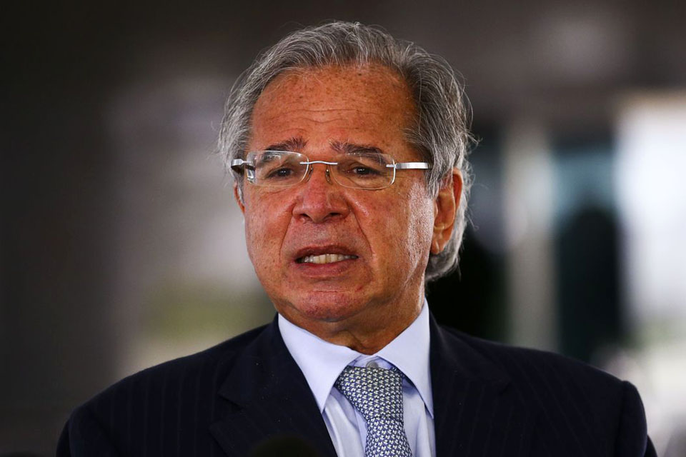 Paulo Guedes nega pressão política para trocar secretários