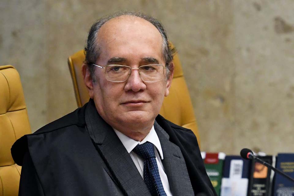 Gilmar Mendes anula arquivamento de ação contra Bolsonaro