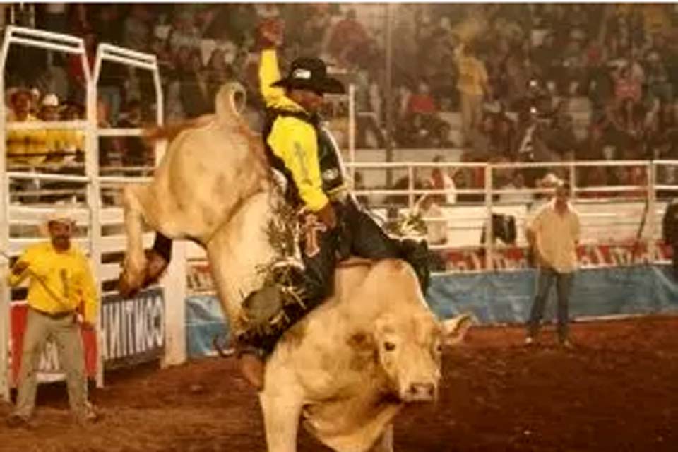 Começa hoje 1º “Rodeio Agro Show”; abertura acontece às 20h, e terá 25 montarias em touros