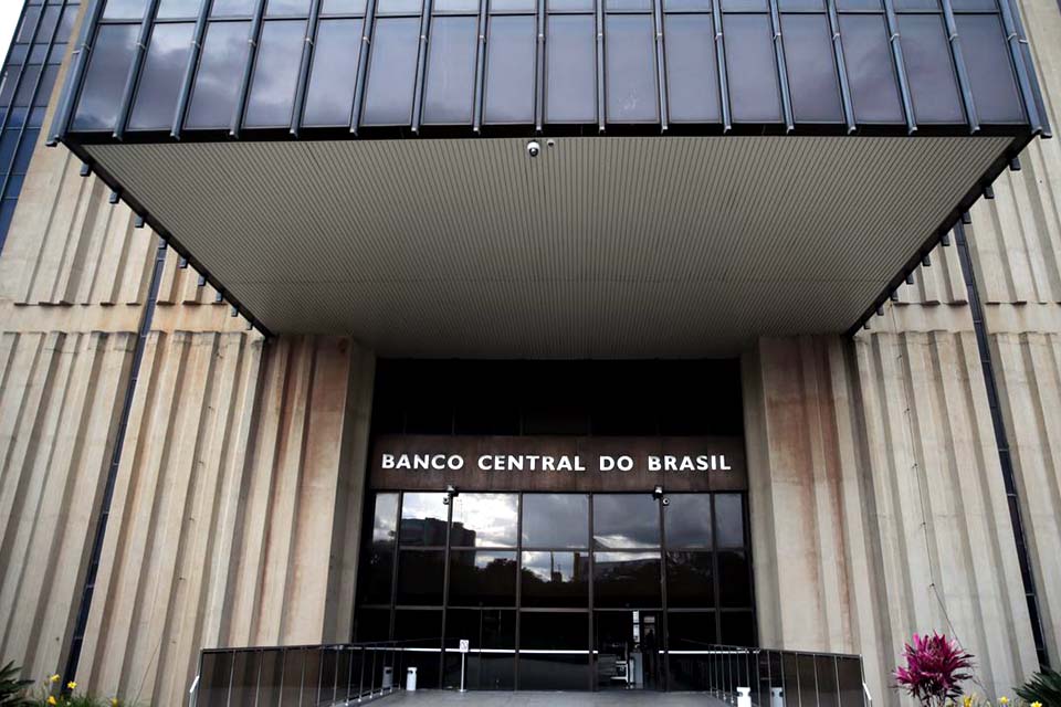 Estimativa de inflação do mercado financeiro sobe para 3,2% neste ano