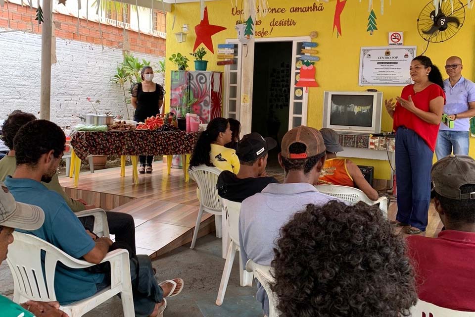 Acolhidos do Centro Pop ganham confraternização de fim de ano; evento contou com celebração espiritual e café da manhã