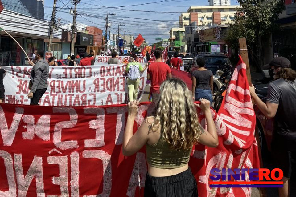 Ato Nacional por vacinação contra a Covid-19 reúne milhares de manifestantes em Porto Velho