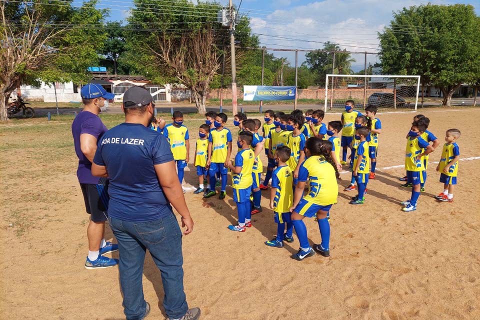 Futebol de Campo retoma atividades dentro do programa Talentos do Futuro