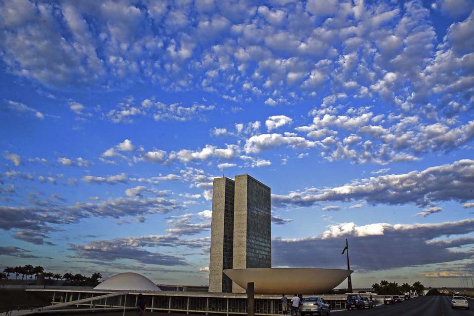 Congresso derruba cinco vetos presidenciais