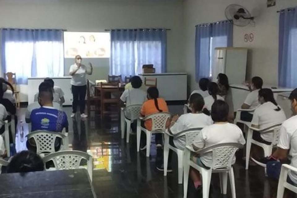 Vigilância em Saúde conscientiza alunos do Cenape para o combate ao mosquito da dengue