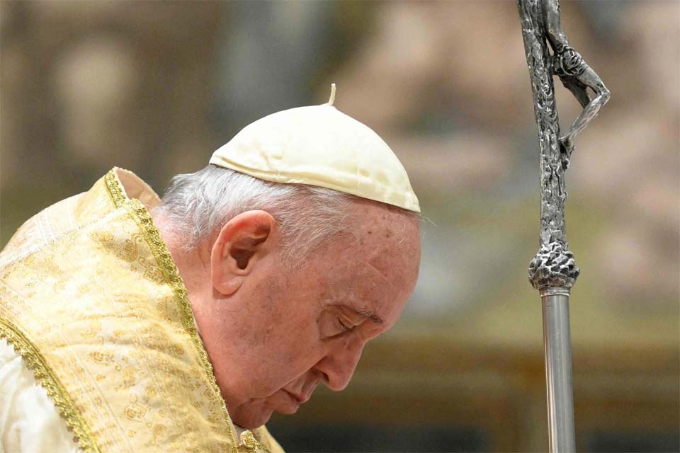 Papa Francisco pede o fim dos ataques contra civis e da perseguição a cristãos