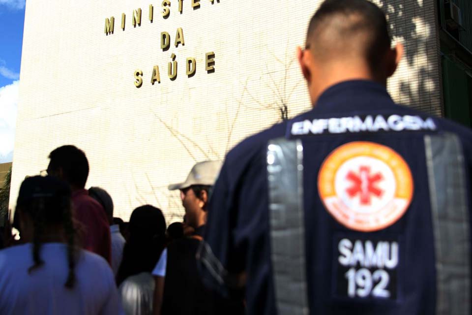 Ministério prevê pagamento do piso da enfermagem a partir de agosto