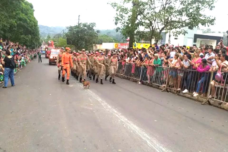 Ouro Preto do Oeste brilha com o maior desfile cívico da história: 14 mil celebram a Independência