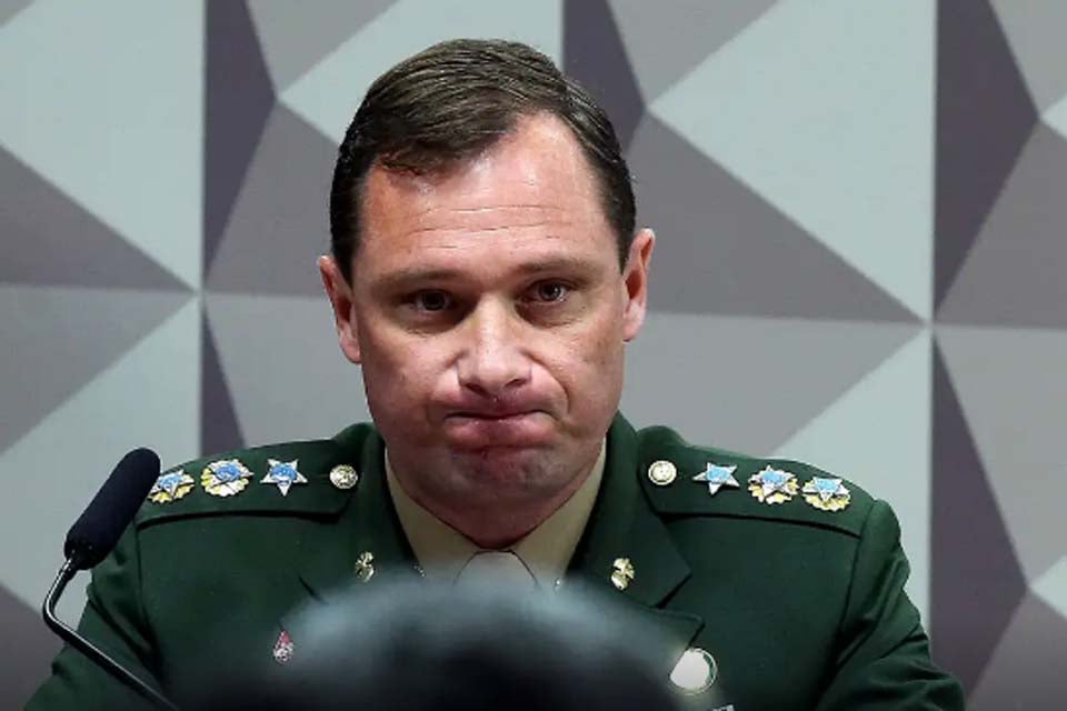 Mauro Cid chega ao Supremo para prestar depoimento