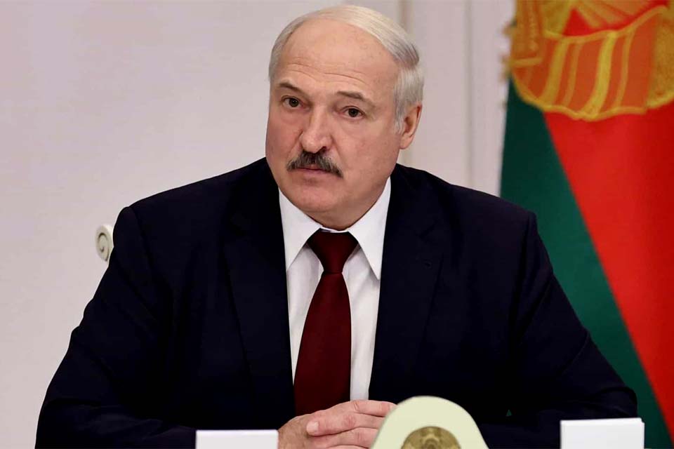 União Europeia avança com sanções a Lukashenko e ao filho