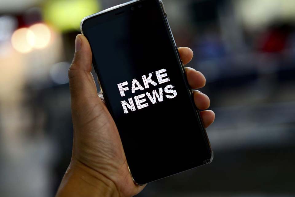 Projeto de Lei das Fake News traz imunidade parlamentar e é criticado