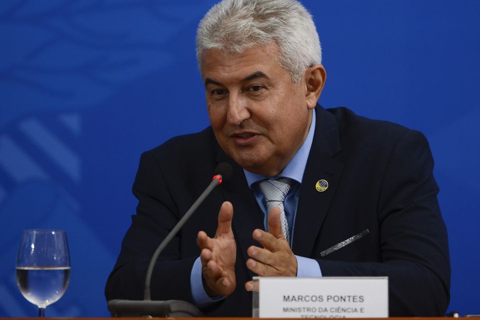 Marcos Pontes faz balanço de ações na área de comunicações