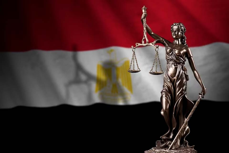 Tribunal egípcio condena à morte ex-líder da Irmandade Muçulmana