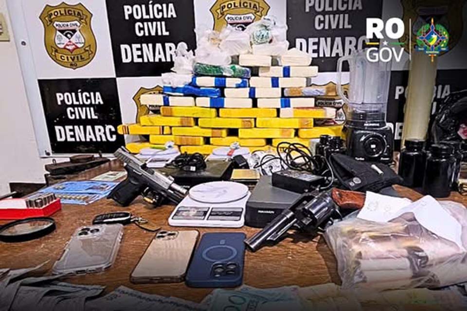 Polícia Civil apreende drogas, armas e dinheiro em operação contra o tráfico