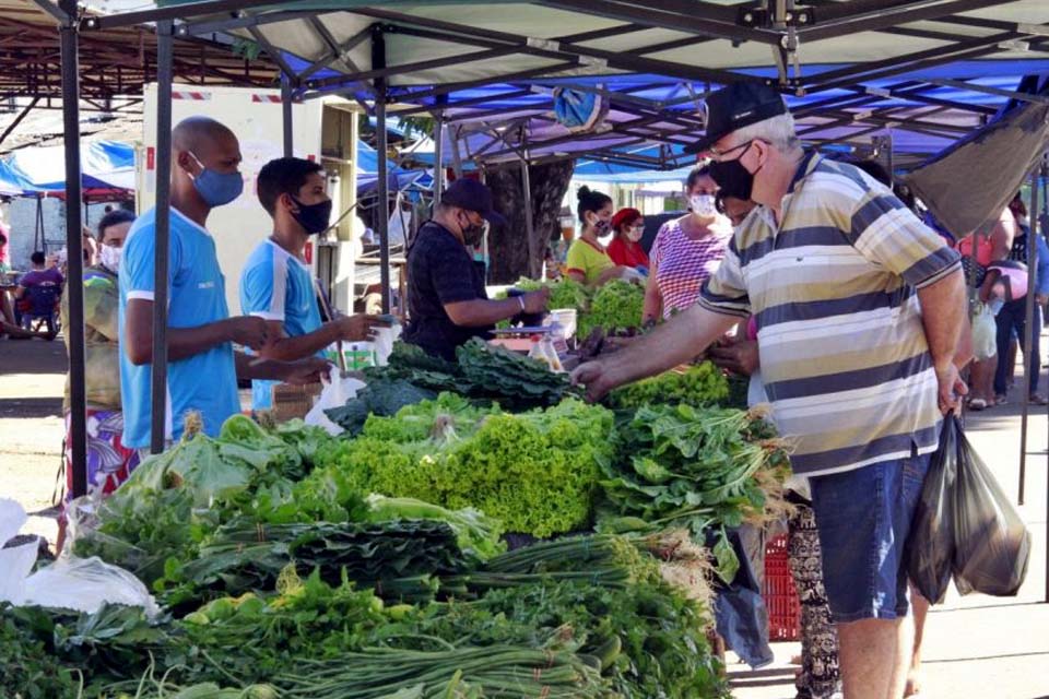 Sedam e parceiros realizam mutirão de limpeza e blitz educativa na Feira do Cai N’Água neste domingo (6)