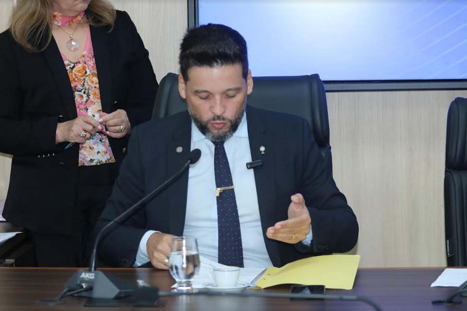 Deputado Delegado Camargo questiona governo sobre possível taxação do setor de mineração em Rondônia