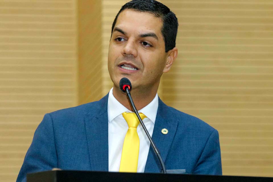 Deputado Cássio Gois é eleito 2º Secretário da Mesa Diretora da ALE para o biênio 2025/2026