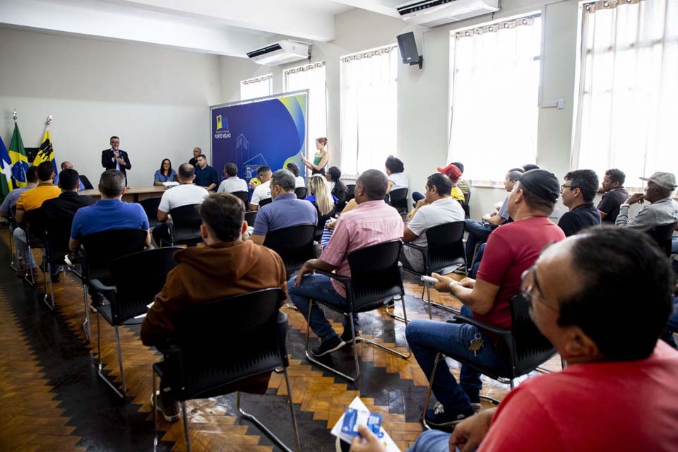 Prefeitura de Porto Velho realiza palestra orientando sobre prevenção do câncer de próstata