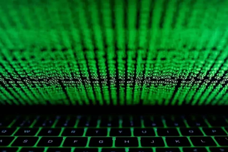 Perdas de seguradoras com apagão cibernético podem chegar US$ 1 bilhão com clientes registrando sinistro, diz jornal