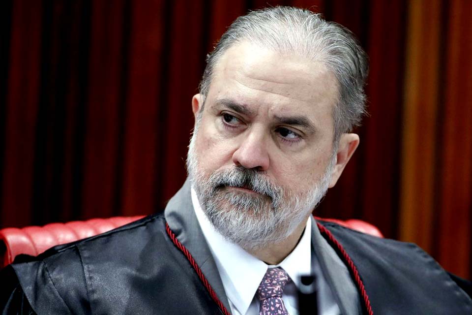 Procurador-geral da República, Augusto Aras, está com covid-19