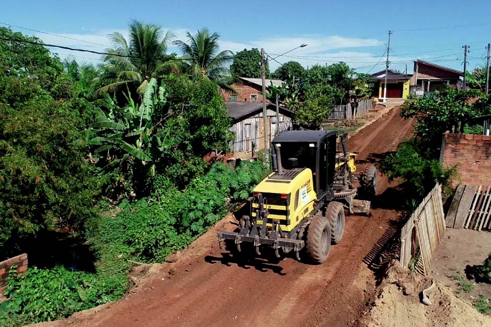 Prefeitura executa limpeza e recuperação de ruas no bairro Habitar Brasil