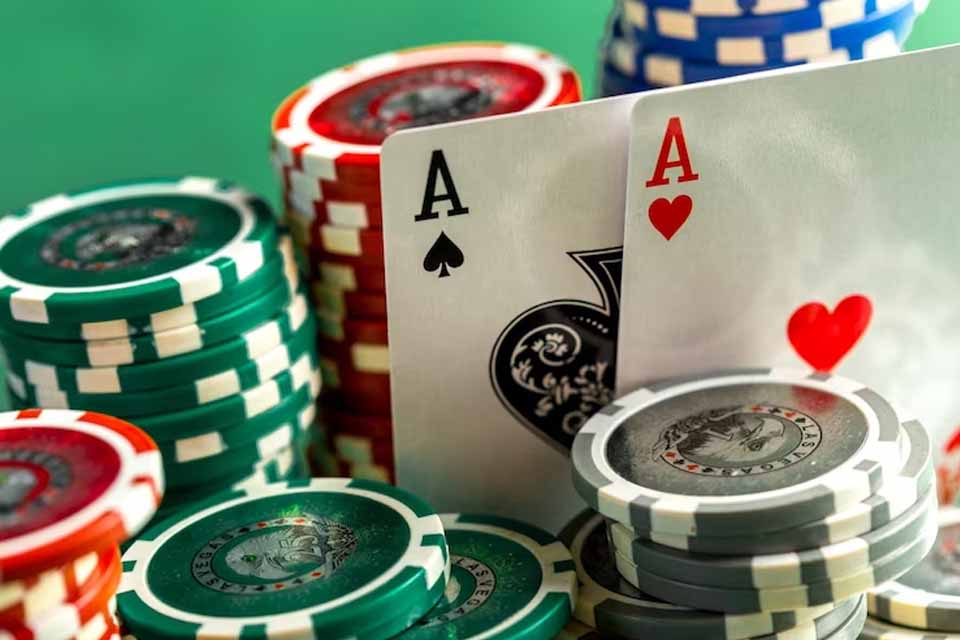 Jogar poker online grátis - 5 estratégias básicas para vencer!