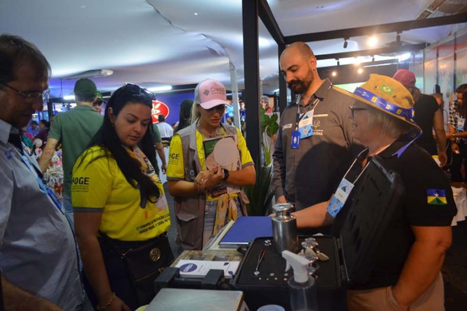 Fiscais do Ipem esclarecem dúvidas à população na Rondônia Rural Show Internacional