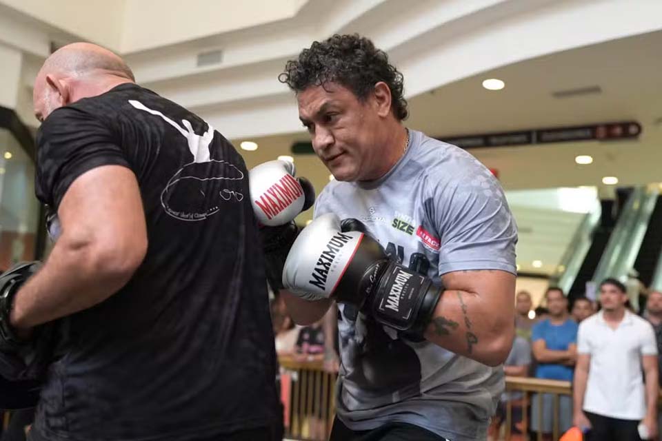 Tetracampeão mundial de boxe, Popó alerta Bambam: “Vou passar por cima”