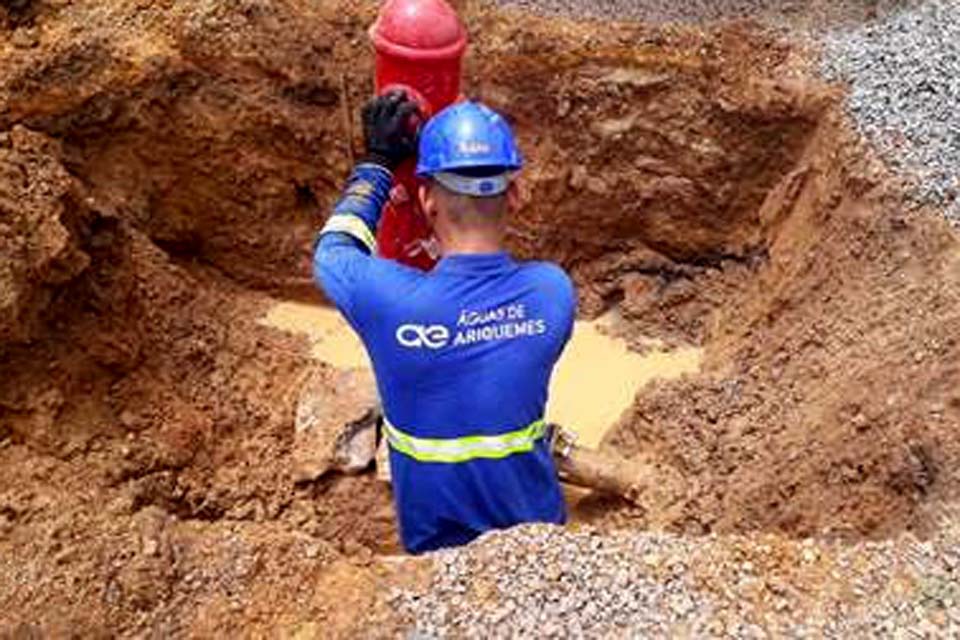 Concenssionária Águas de Ariquemes realiza instalação e manutenção de hidrantes 