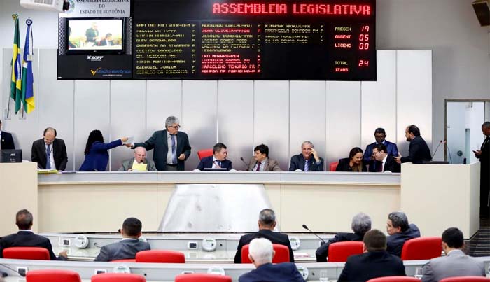 ALE-RO - Eventos realizados em Rondônia deverão conter banheiros químicos adaptados