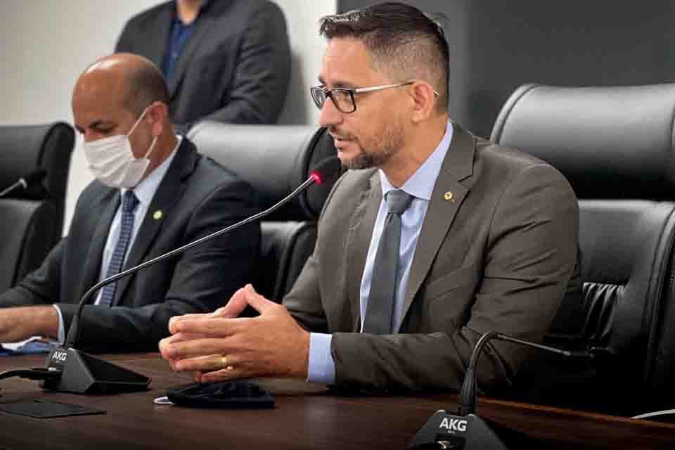 Deputado Anderson pede urgência no envio do PCCR da Polícia Penal e volta a cobrar agilidade no concurso da Polícia Civil