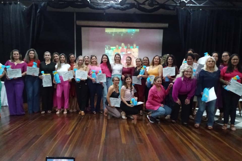 Semed realiza oficina de metas e homenageia escolas com bom desempenho no Saero