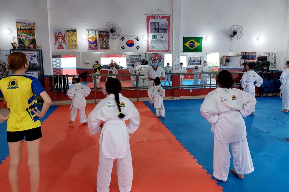 Alunos do Taekwondo realizam Exame de Graduação