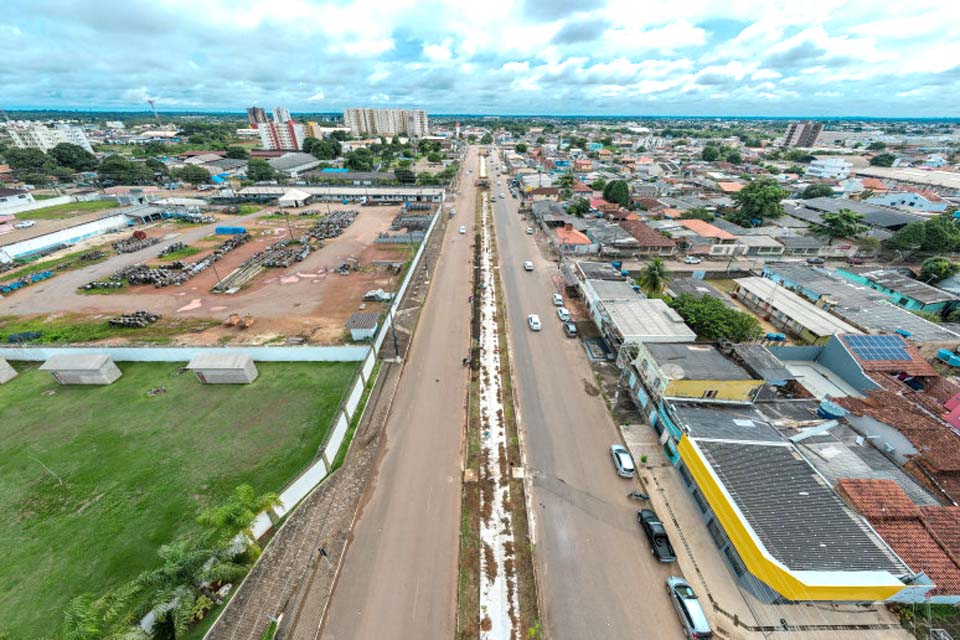 Nova arborização começa a ser feita em trecho da avenida Tiradentes em Porto Velho