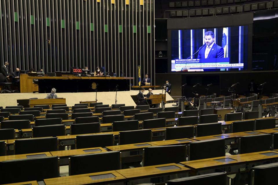 Senado aprova, com alterações, a MP do saque do FGTS