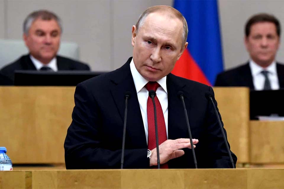 Putin assina lei que permite a sua continuidade no poder após 2024