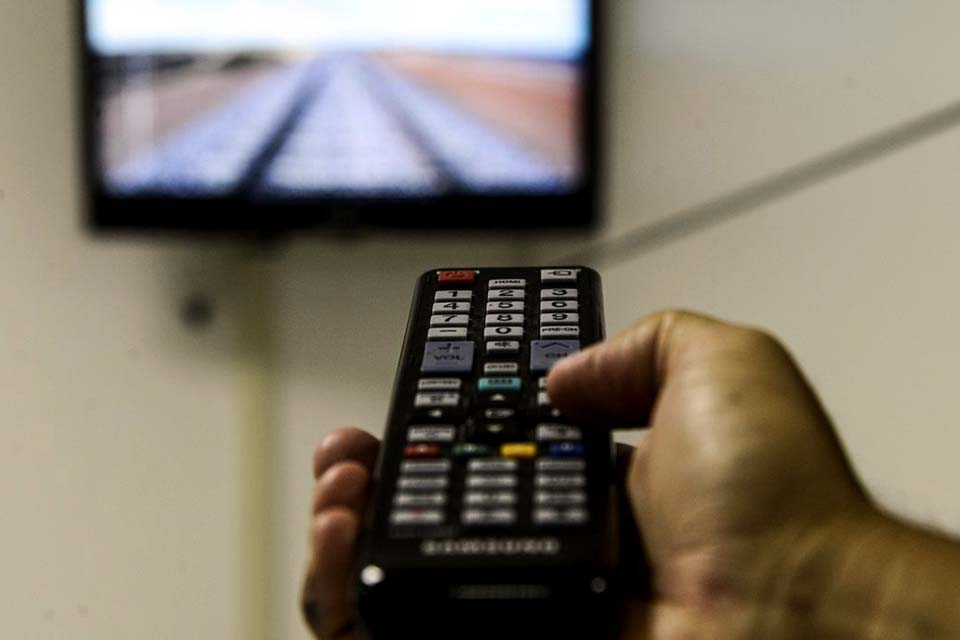 Ministério flexibiliza regras para autorização de retransmissão de TVs