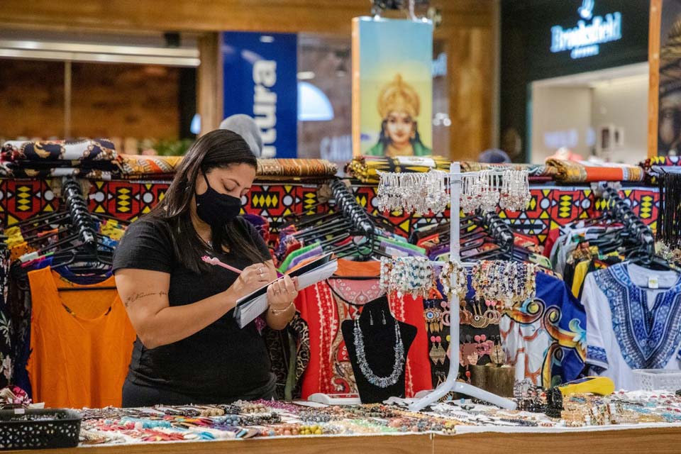 Feira com participação de artesãos do Giro Empreendedor encerra neste sábado (30)