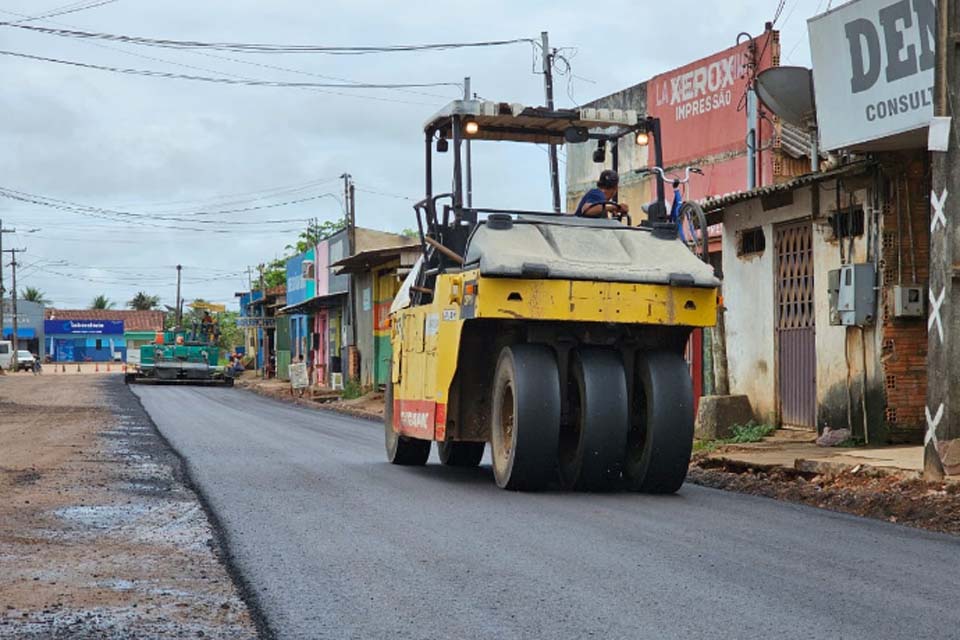 Pavimentação da Estrada dos Periquitos em Porto Velho entra em fase final de execução