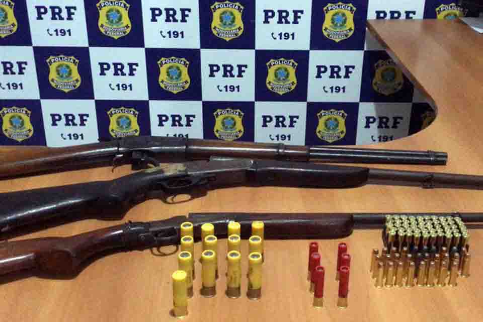 PRF apreende diversas armas e munições durante fiscalização na BR- 364