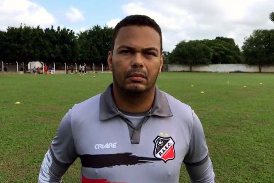 Treinador do Real Ariquemes emociona em preleção para a Copinha: 