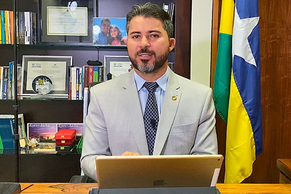 Coronavírus: senador de Rondônia critica cientistas, governadores, prefeitos, secretários de Saúde, STF, imprensa e população