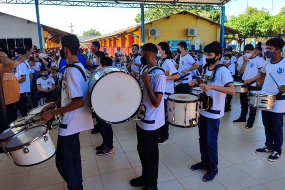 Atividades marcam comemorações dos 39 anos da Escola Estadual Cívico-Militar Irmã Maria Celeste