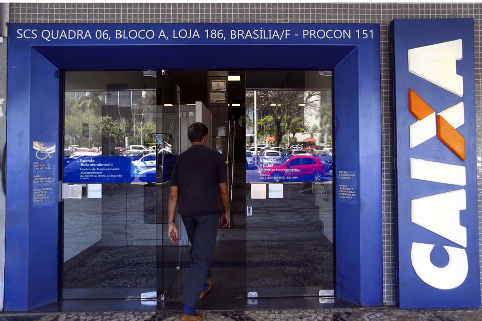 Caixa paga auxílio a beneficiários do Bolsa Família com NIS final 8