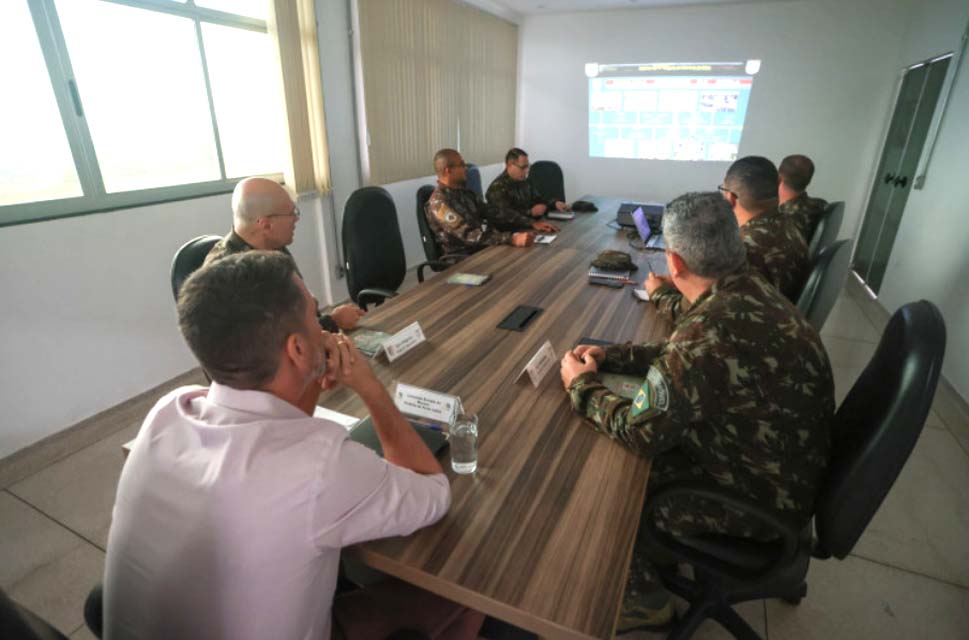 Prefeitura firmou parceria com a 17ª Brigada de Selva para resguardar frota de ônibus escolares de Porto Velho