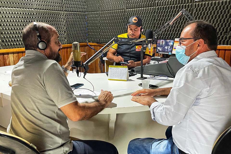 Deputado Laerte Gomes anuncia liberação de recursos para patrolamento e cascalhamento na zona rural de Nova Brasilândia do Oeste