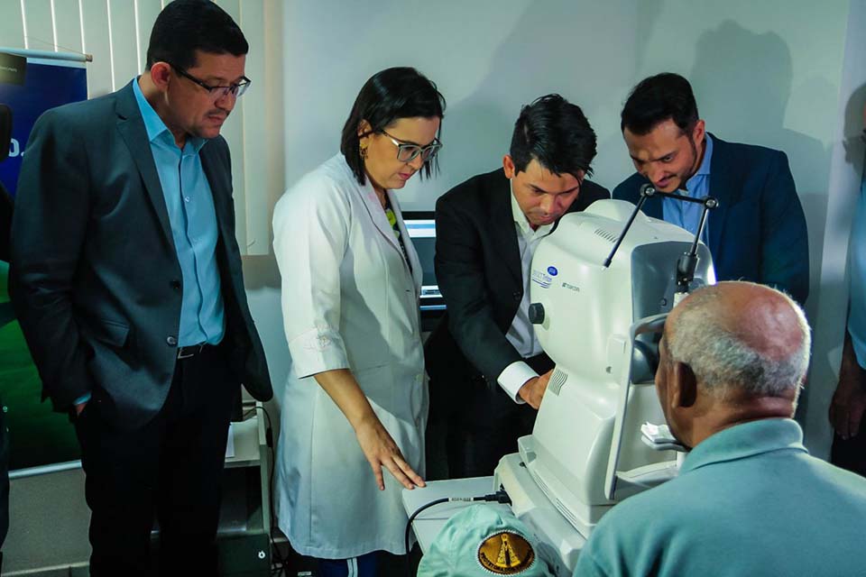 Governo de Rondônia entrega primeiro equipamento de tomografia ocular da região Norte