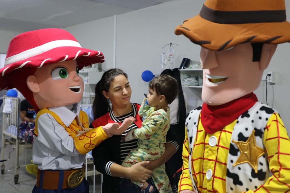 Hospital Infantil Cosme e Damião recebe ação recreativa para pacientes em alusão à semana da criança 